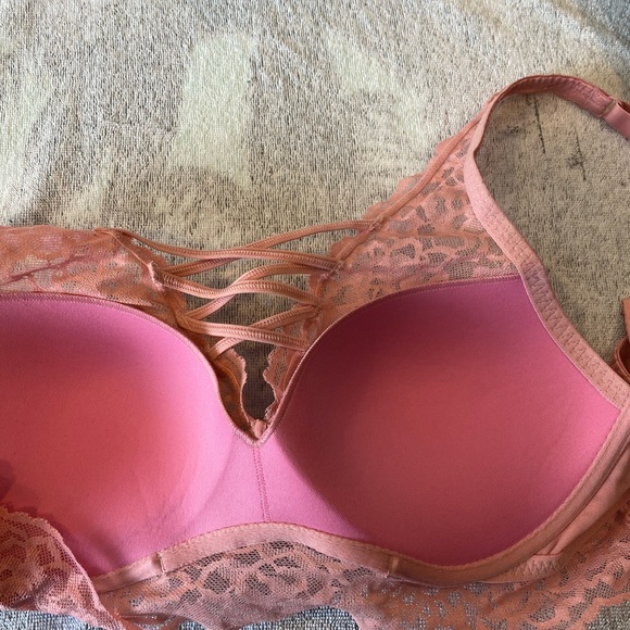 Like New Pink Victoria Secret Push Up Padded Bra - Picture 2 of 10